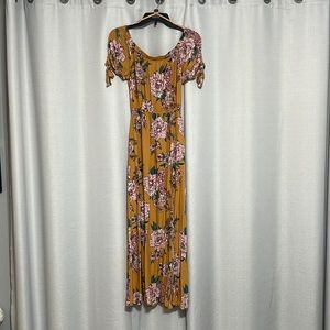 ❤️Off shoulder maxi w/ pockets & slit